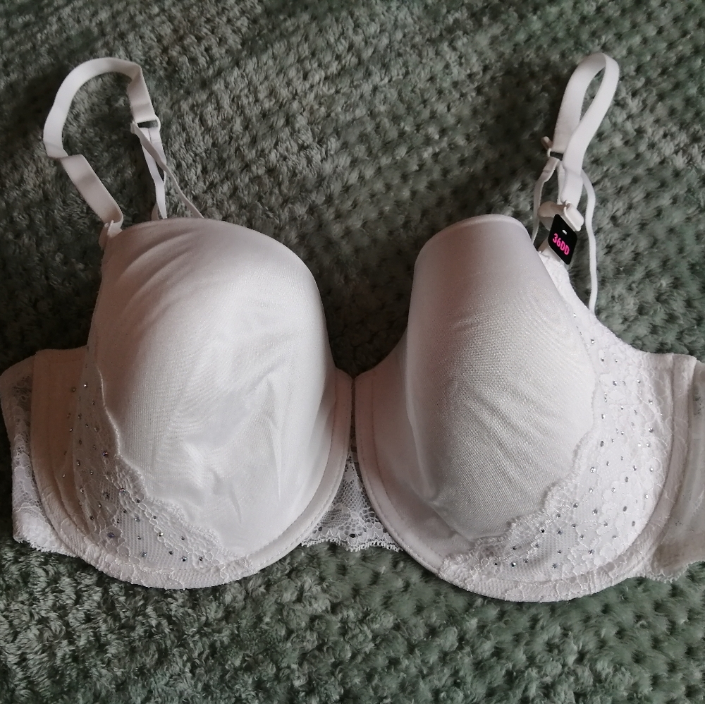 LaSenza White Lace Underwire Bra with Adjustable Straps
